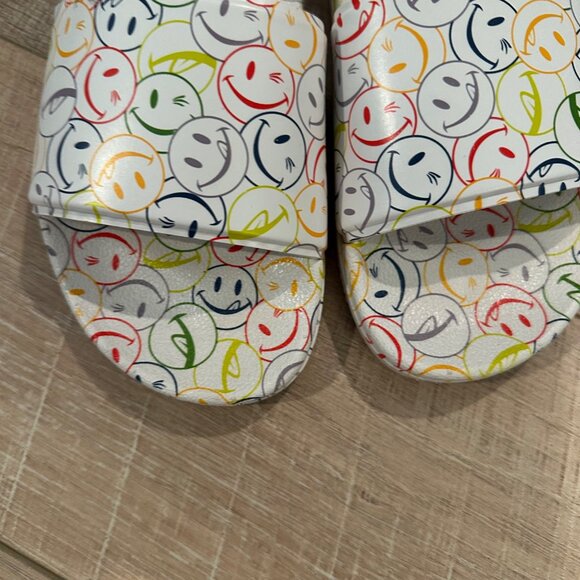 Joe Boxer Womens Slide Sandals Smiley Face Print Size 7 White Multicolor - Picture 2 of 5